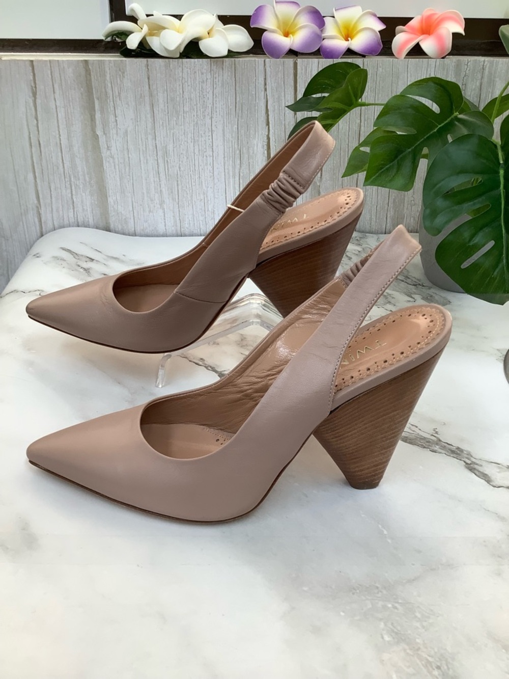 NIB Twin-Set Taupe Milano Slingback
Pointed Toe Cone Heels